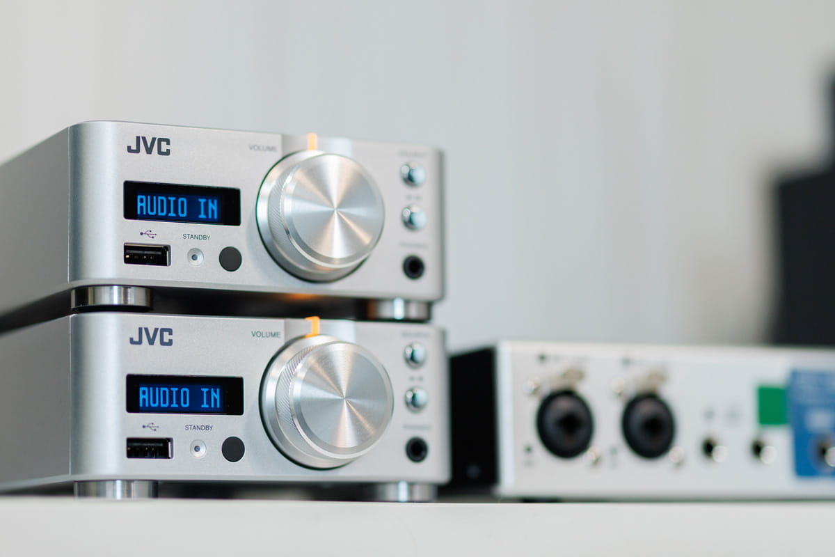 空間音響システム「KooNe（クーネ）」の機器