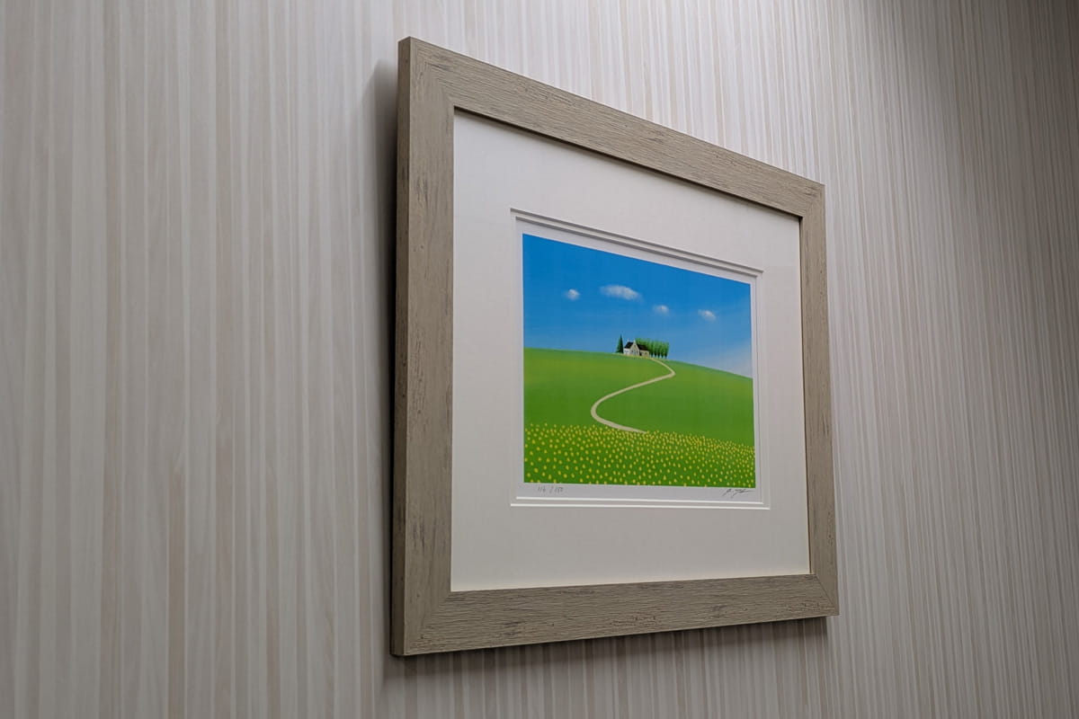 壁に飾っている絵画